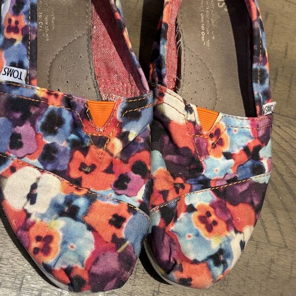 Toms Womens Flats Classic Loafers Slip-On Shoes Size 7.5 floral flowers color - Picture 6 of 6